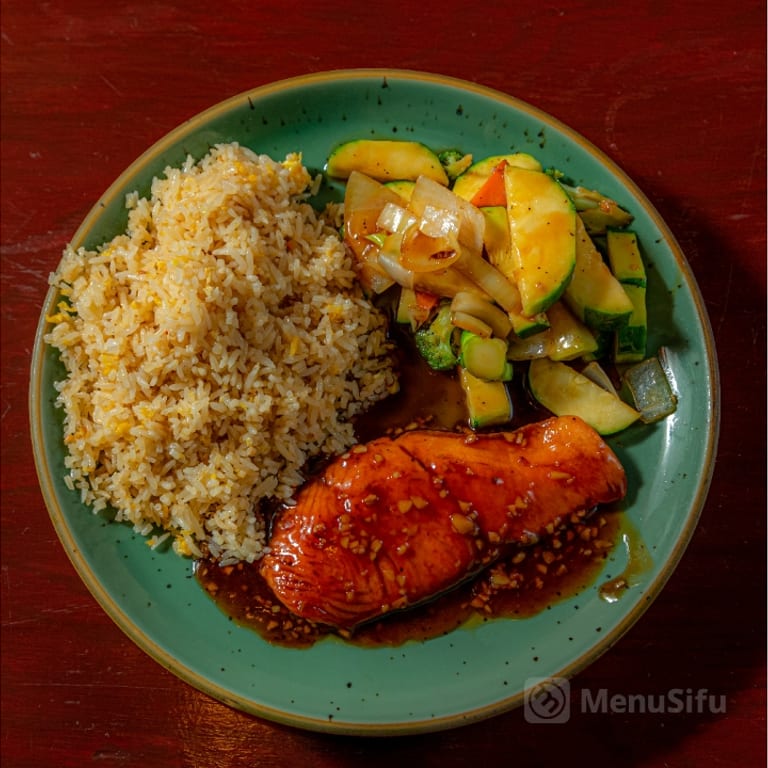 Sizzling Hibachi Salmon: A Japanese Delight